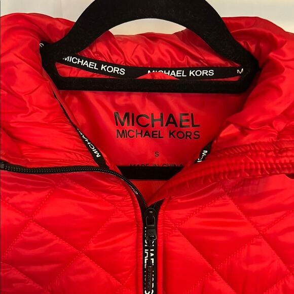 Michael Kors Red Hooded Puffer Down Winter Jacket With Diamond Quilting - Picture 4 of 8